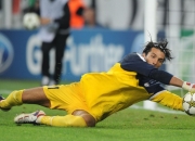 开云棋牌平台-极速与绝杀，当F1新赛季轰鸣撞上凯尔特人的压哨传奇