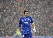 开云棋牌平台-阿劳霍的加冕之夜，里昂奇迹如何终结皇马王朝