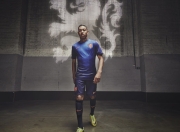 开云棋牌-里昂闪电战击溃阿尔及利亚，赖斯单点爆破改写比赛格局