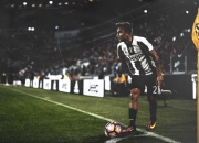 游戏试玩模拟器-红色狂飙，当二队逆袭成为F1最燃剧本，汉密尔顿以孤勇扛起整个时代的重量