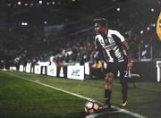 游戏试玩模拟器-红色狂飙，当二队逆袭成为F1最燃剧本，汉密尔顿以孤勇扛起整个时代的重量