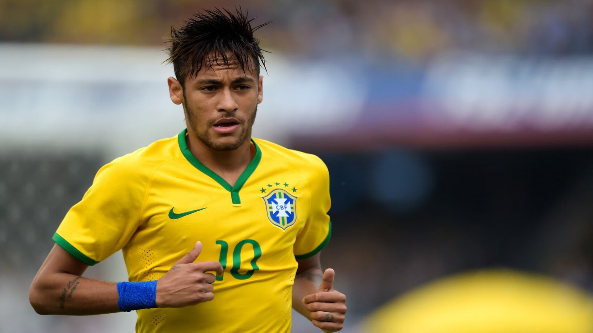 欧冠决赛之夜，内马尔连续得分拉开差距，巴黎圣日耳曼终圆梦