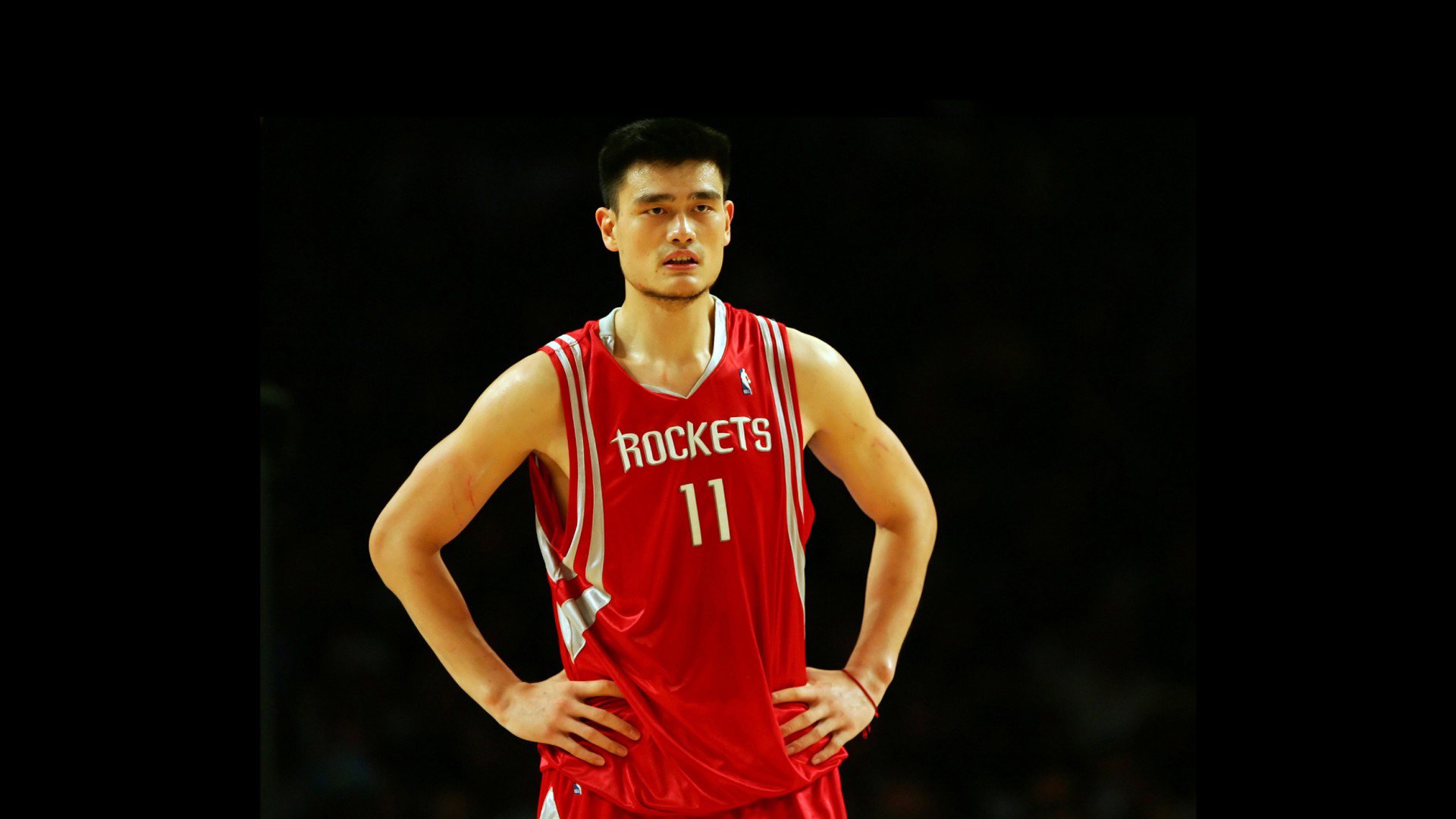 伊布之夜,当足球巨星照亮NBA总决赛的舞台